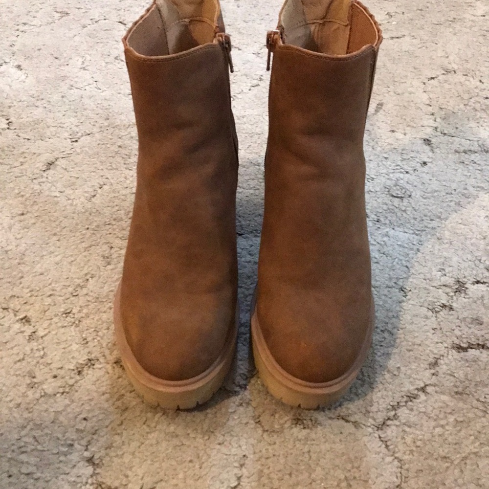 Dolce Vita Brown Suede Block Heel Ankle Boots - Picture 2 of 9